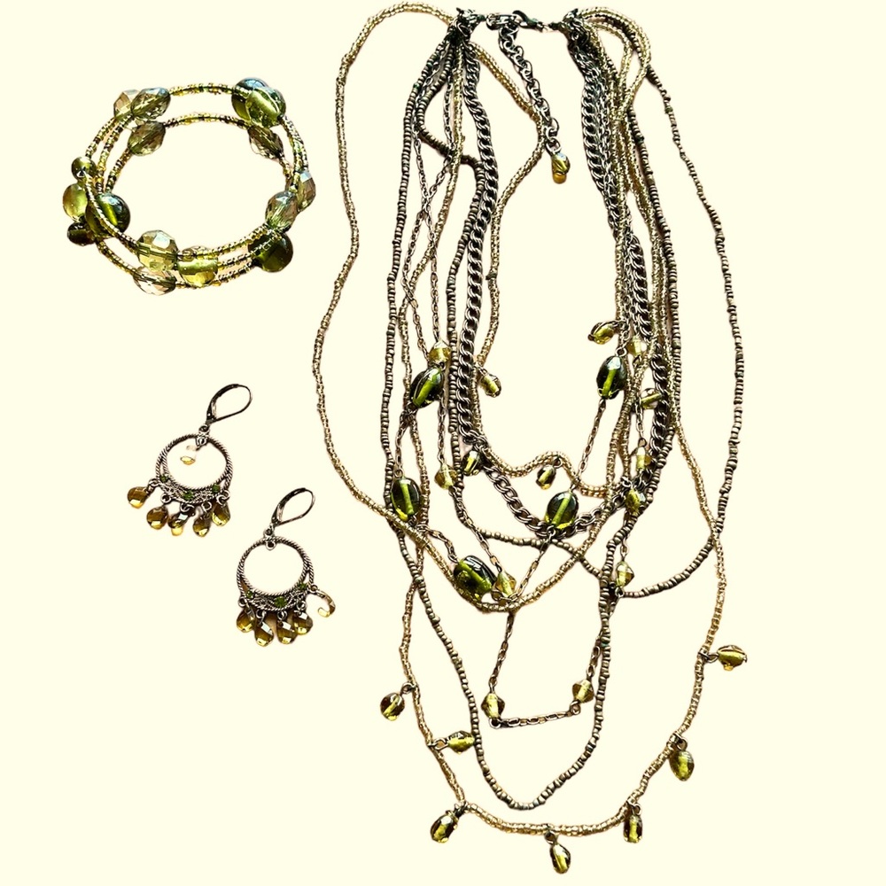 Costume Jewelry Set Necklace, earrings & bracelet in green amber gold tone